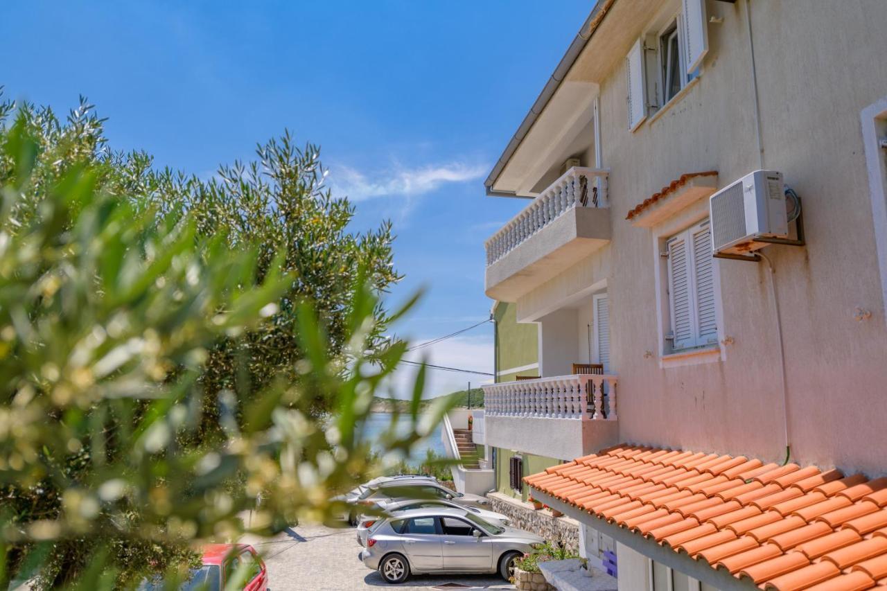 Apartmani Noris Martinšćica Exterior foto